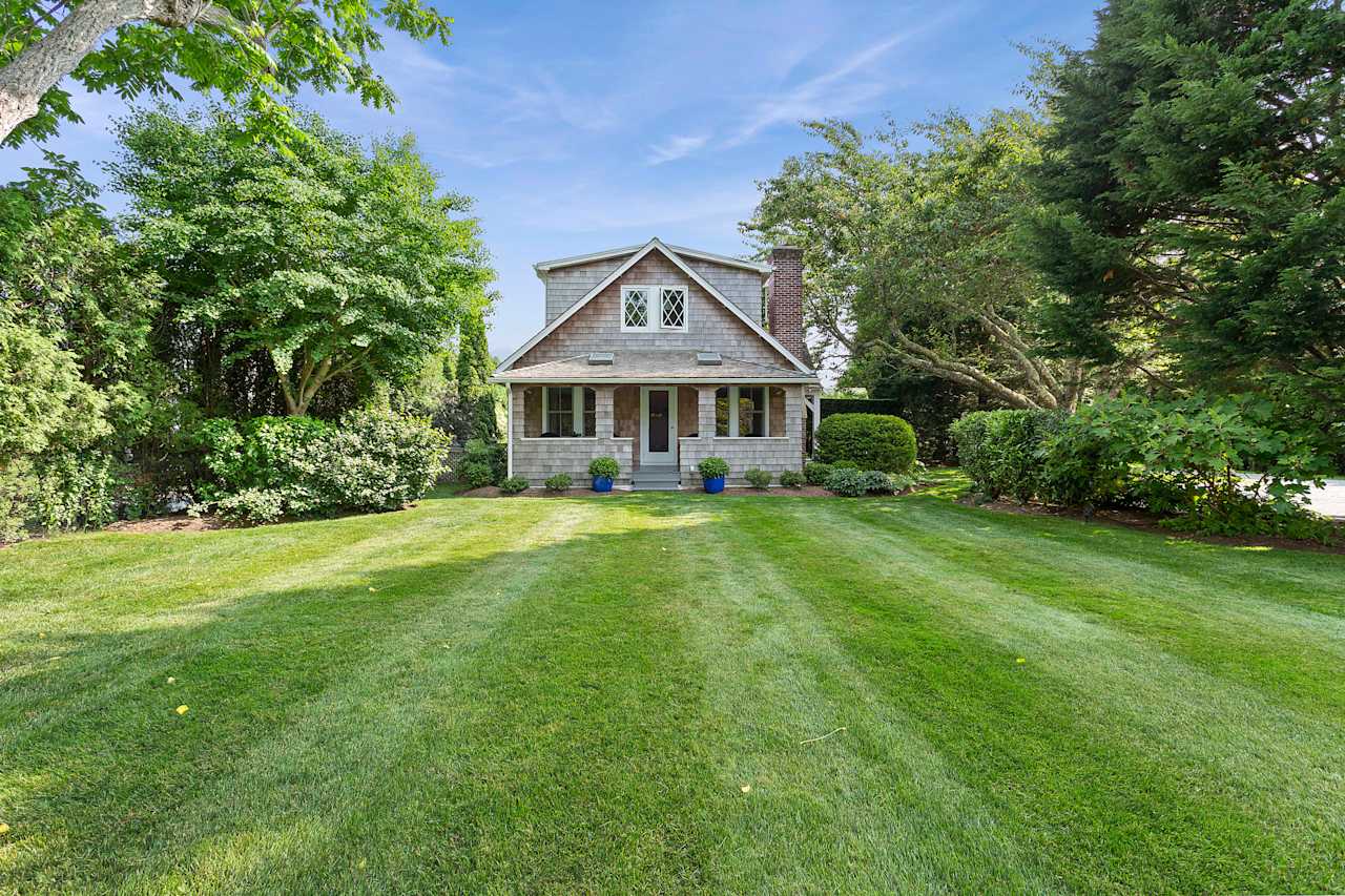 Gem in the Lanes of East Hampton Village Dana Trotter Bridgehampton