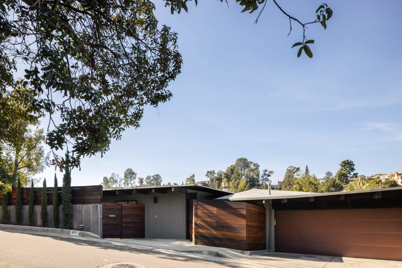 A Mid-Century Treehouse in Beachwood Canyon