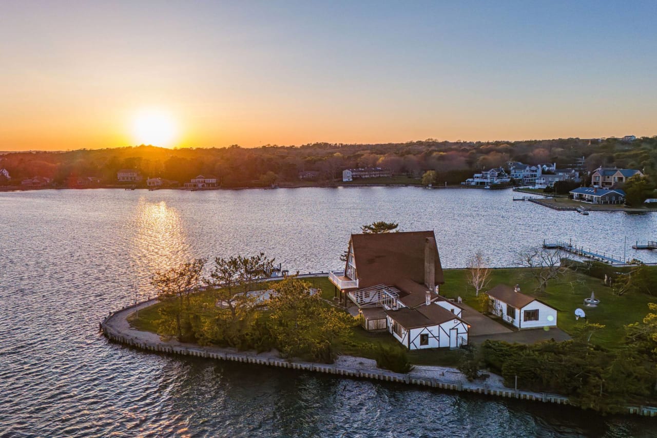 South Fork Dream Home: A is for aces when it comes to this Southampton A-frame