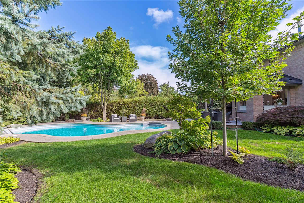437 Claremont Crescent Oakville, ON L6J 6J9 Goodale Miller Team