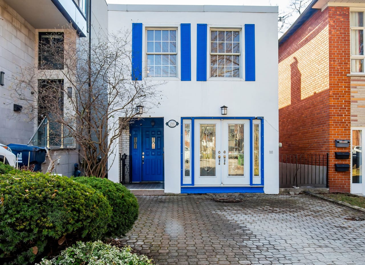 211 Glengarry Avenue