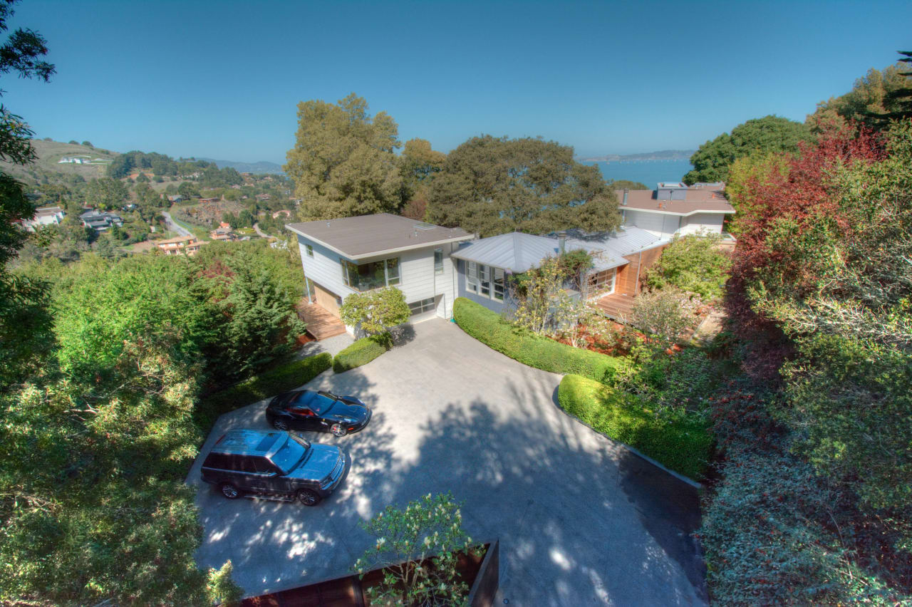 Tiburon's Award-Winning Modern Masterpiece-       Represented Seller