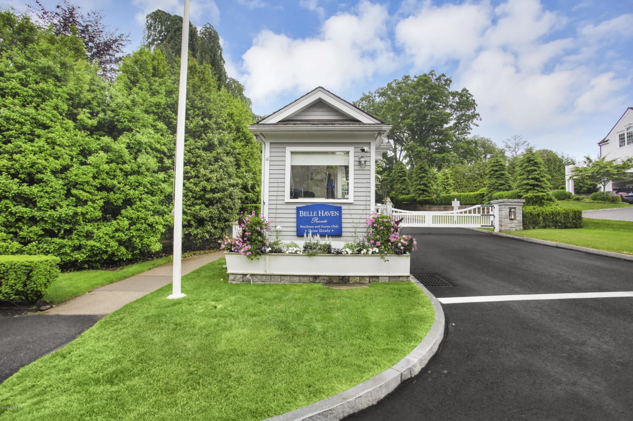 Belle Haven Neighborhood Guide Angela Alfano Connecticut Gold