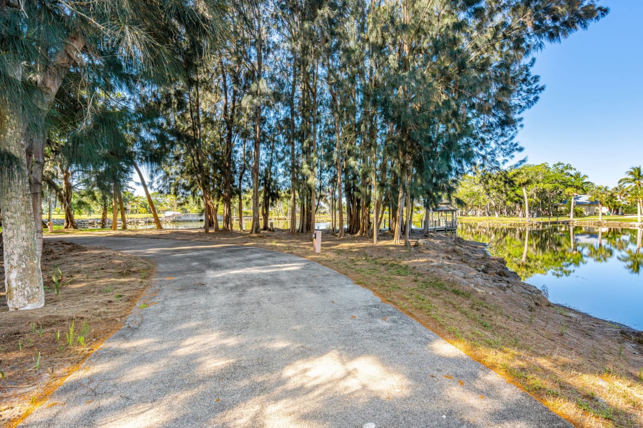 6335 & 6345 S Tropical Trl, Merritt Island 3,000,000