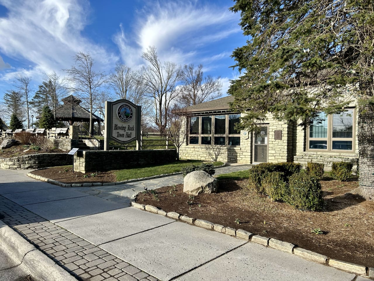 Blowing Rock Real Estate Baker Realty of Lenoir, Inc.