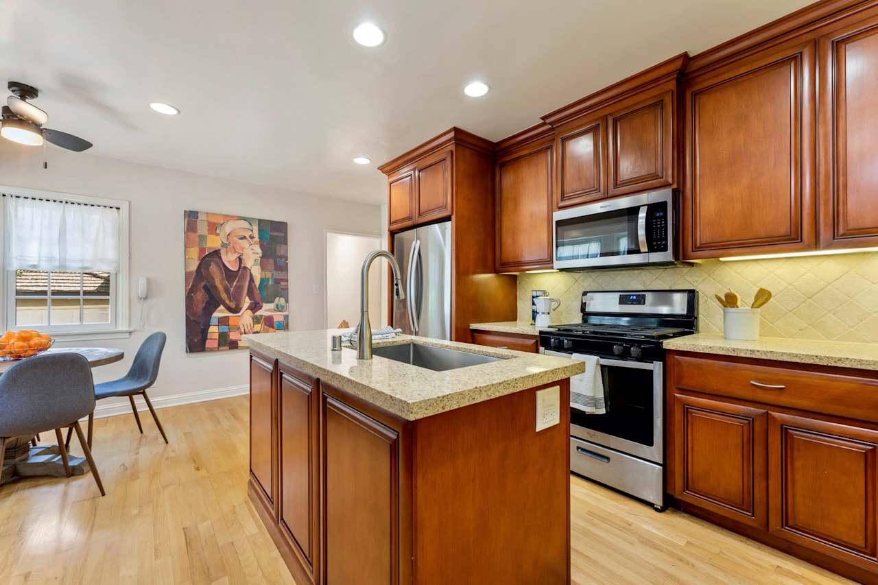 2382 Loma Vista Street