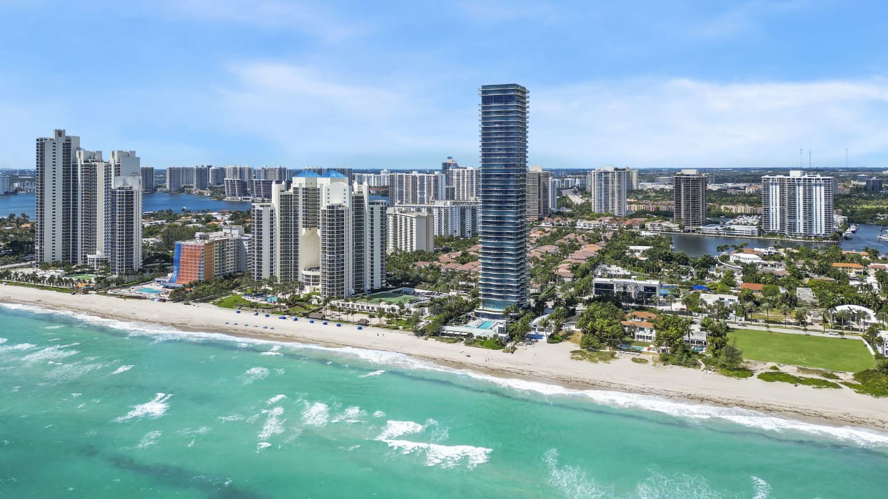 Regalia Sunny Isles PH 43