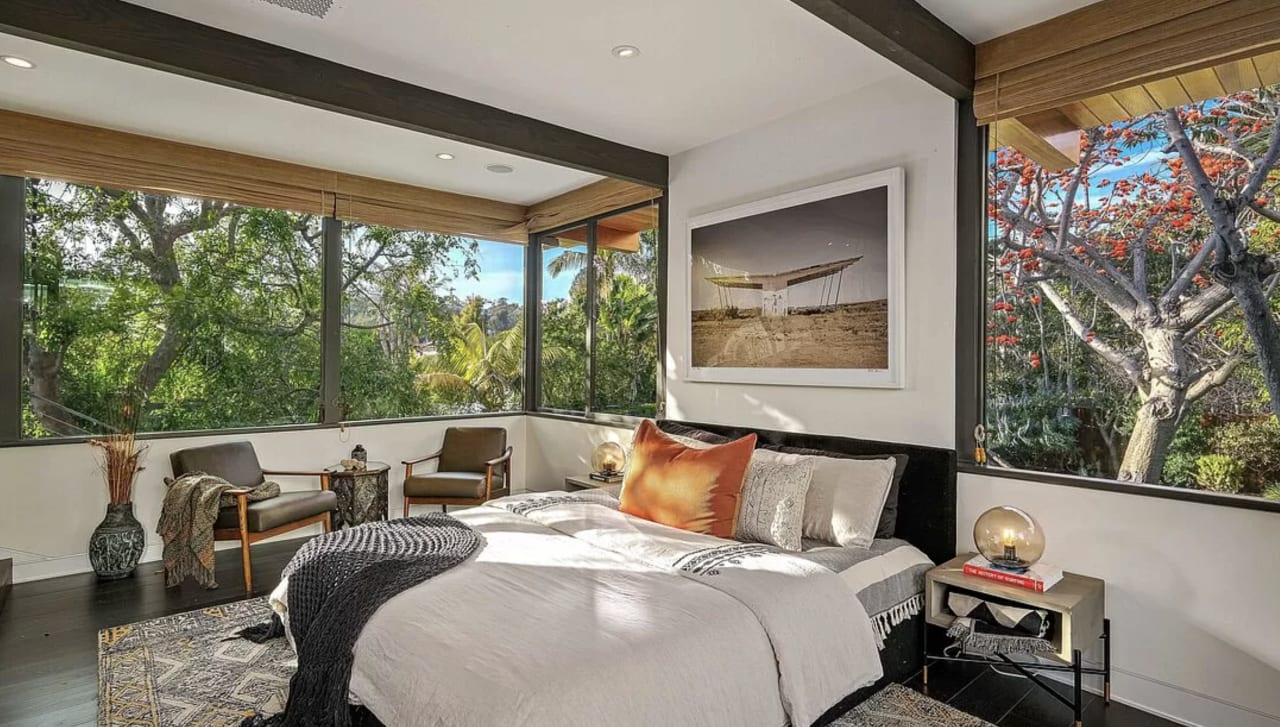 Custom home perched on the cliffs of Santa Monica Canyon 49 Mabery Rd