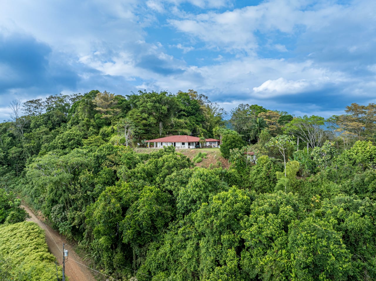 Casa De La Rosa, 3 Bedroom Ocean View Home in Lagunas!