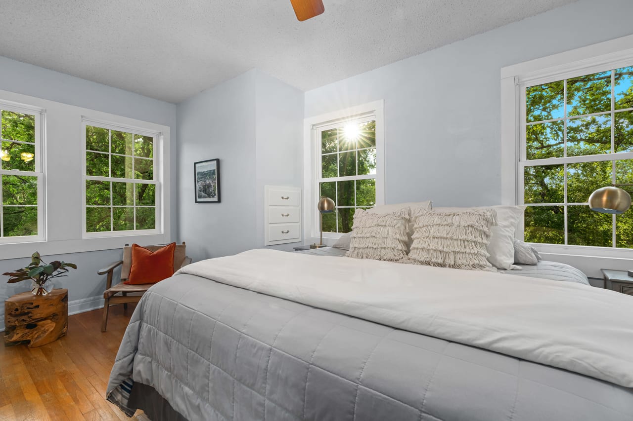 Acreage, Elegance and Timeless Allure in S. Austin's Coveted Sunset