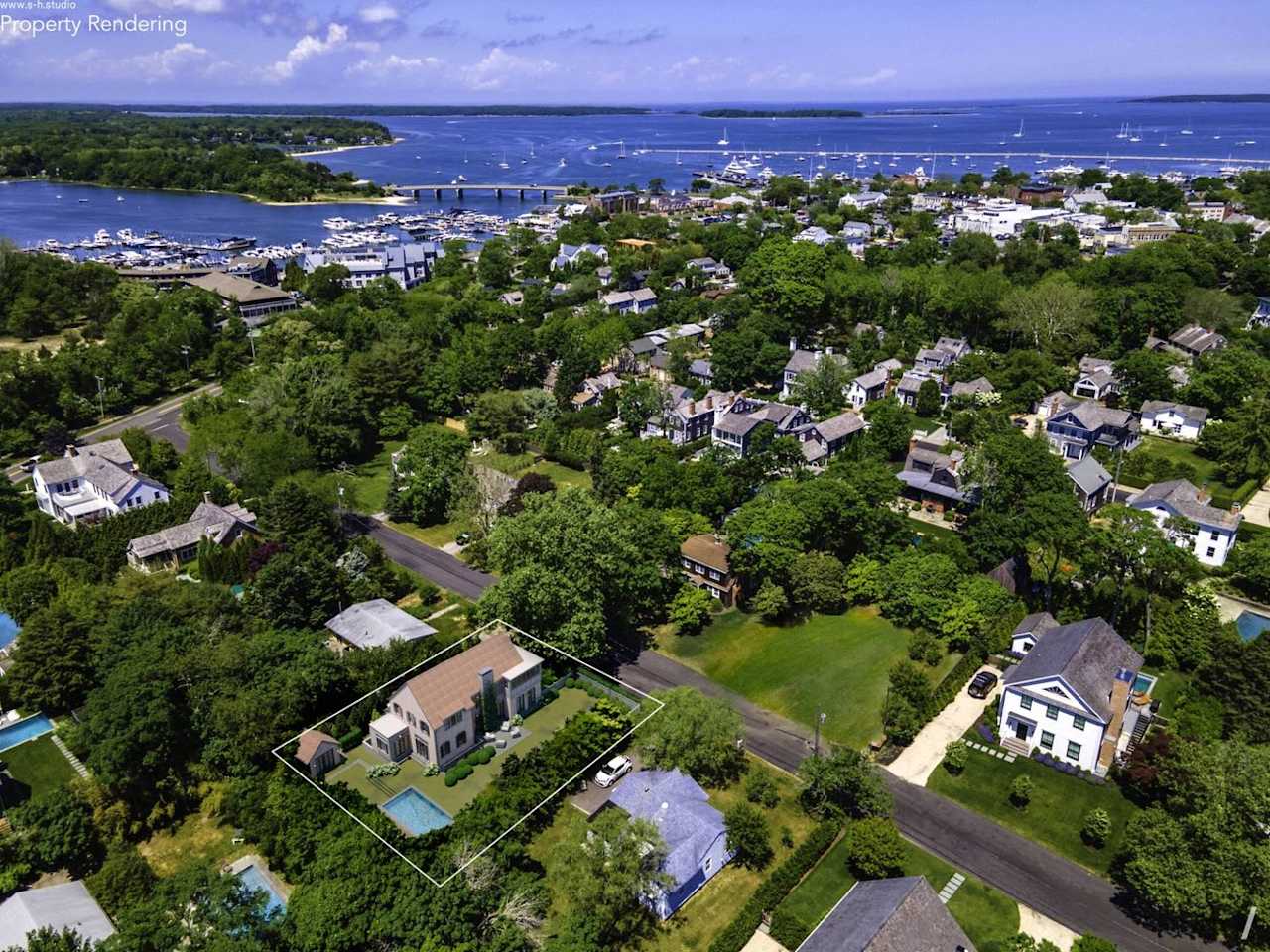 22 Meadowlark Lane Sag Harbor Village, NY 11963 5 Beds