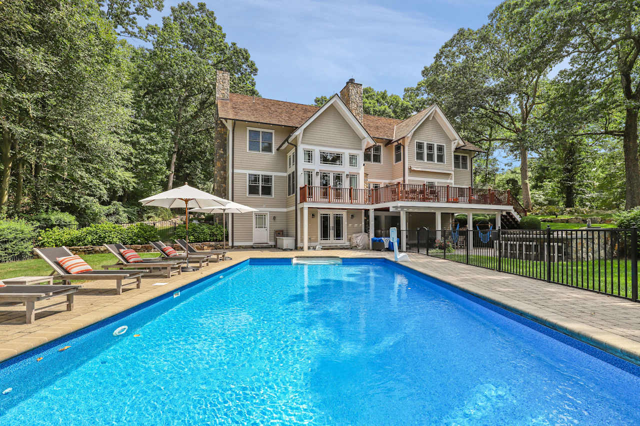 93 Round Hill Rd Armonk NY Brian Milton of Compass Greater NY