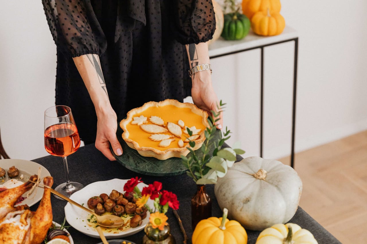  Harvesting Home Appeal: Staging Tips for a Cozy Thanksgiving Home Sale