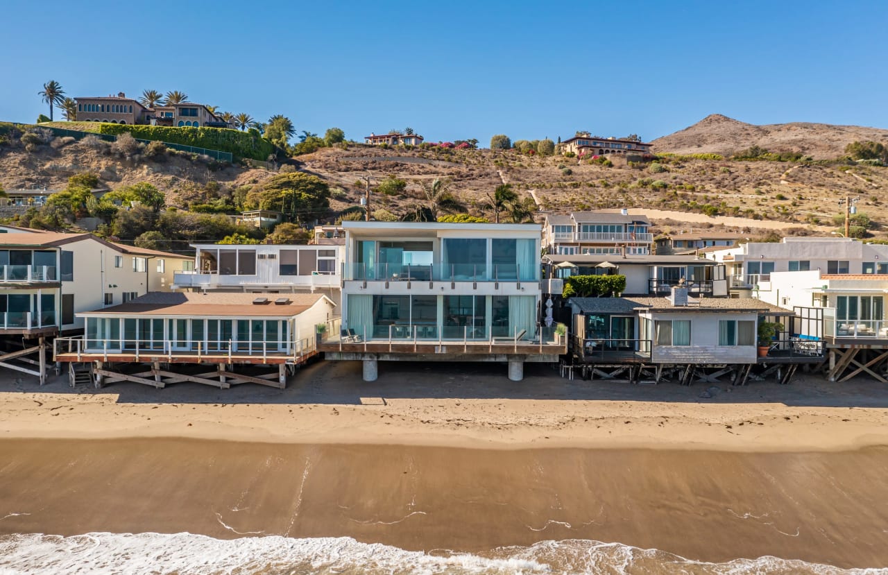 25160 Malibu Road Malibu, CA 90265 4 Beds, 4.5 Baths Real Estate