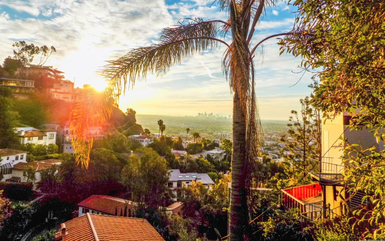 2,377 Los Feliz Neighborhood Los Angeles Stock Photos, High-Res