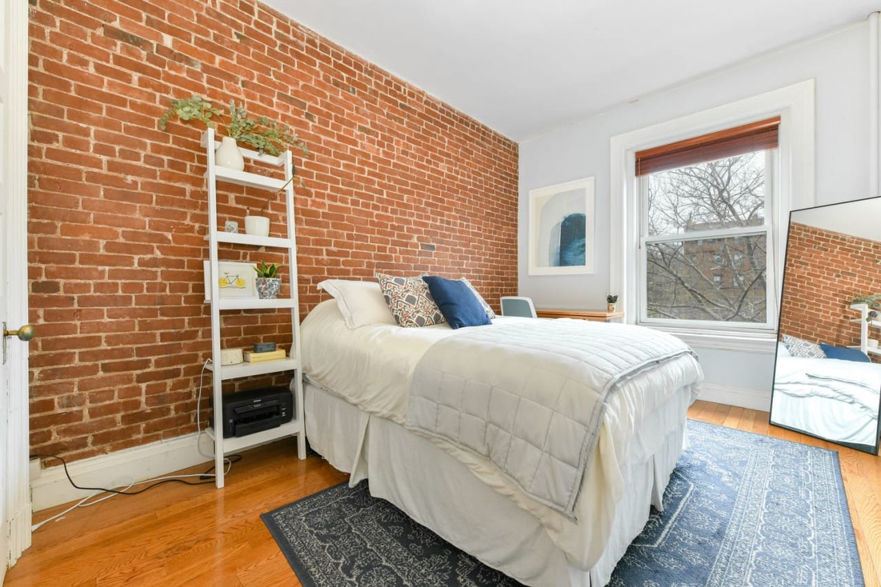 1056 Beacon St: #5