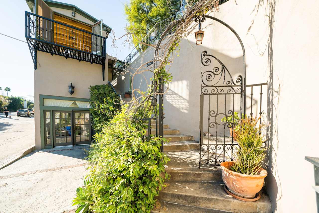 Hollywood Hills Pied de Terre Another Off Market Sale