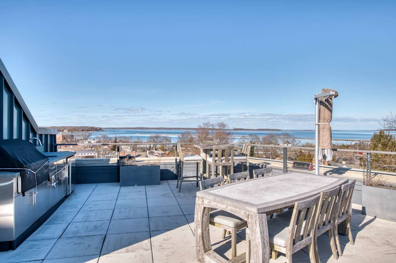 A Watchcase Flagship Penthouse With Unmatched Water Views CeeJackTeam