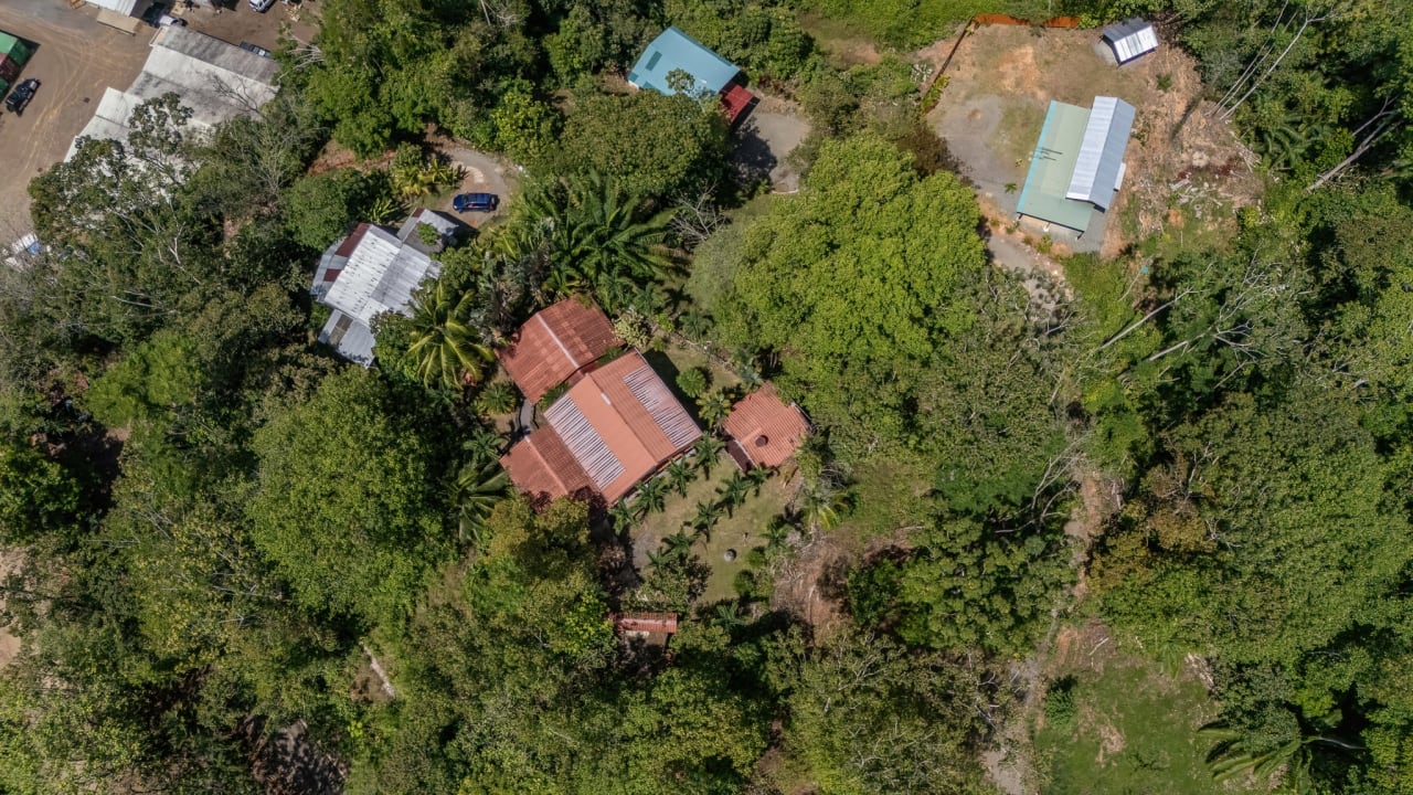 ECO-FRIENDLY 8 Home Parcel With Land to Expand