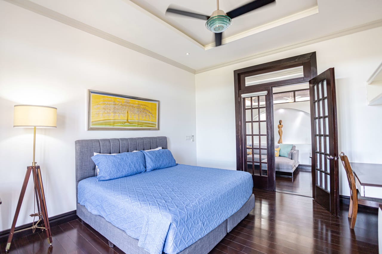 Luxurious 5 Bedroom Home With Stellar Ocean Views