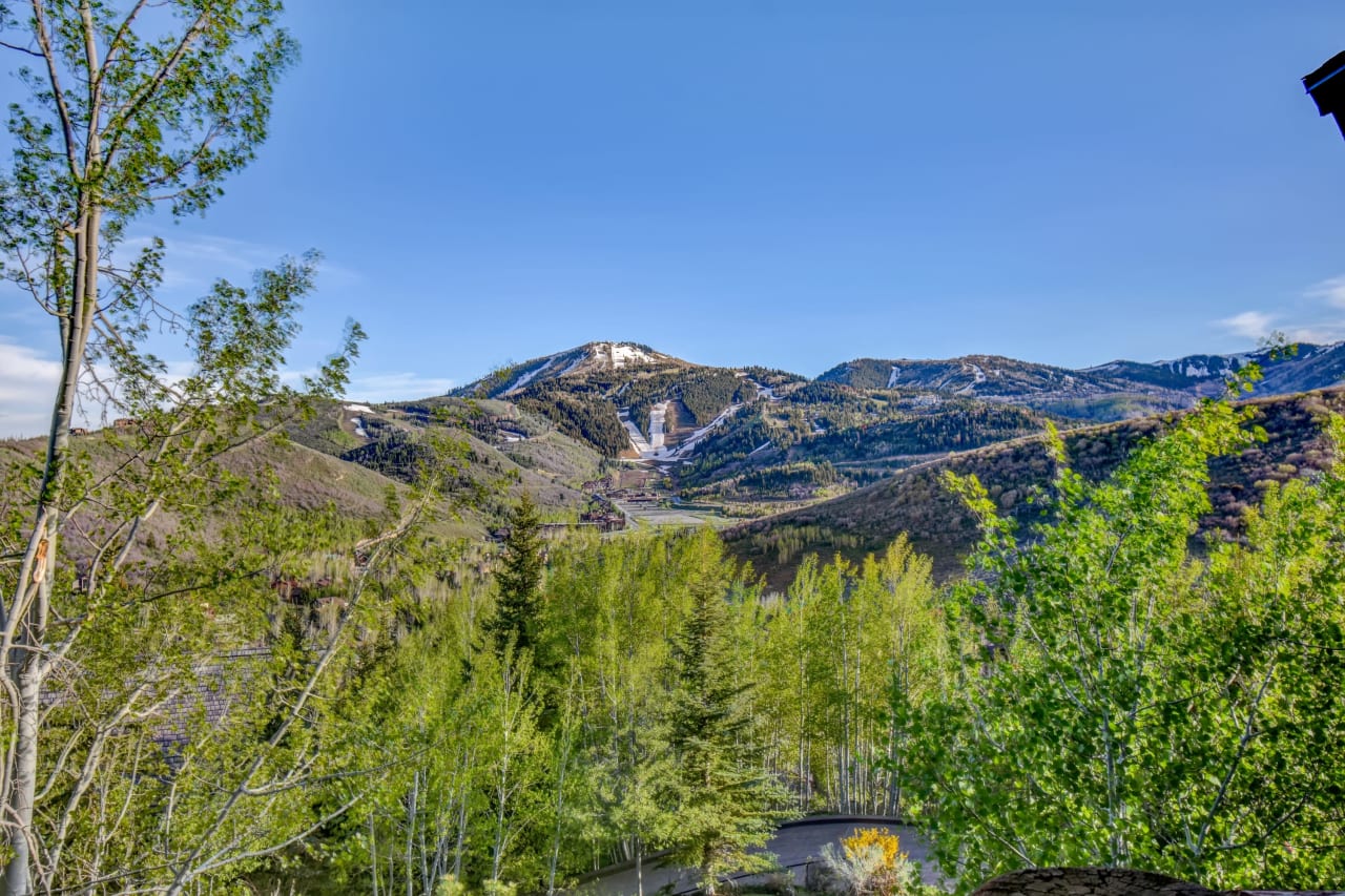 Stone Edge Real Estate in Park City, UT Lisa Ninow UT Realtor