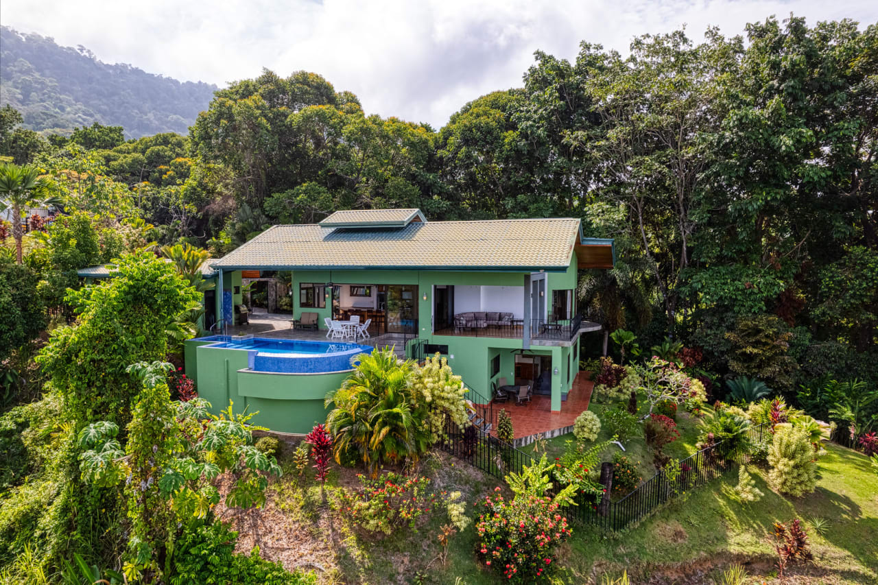 Best Views in Dominical – Home with Apartment and Infinity Pool