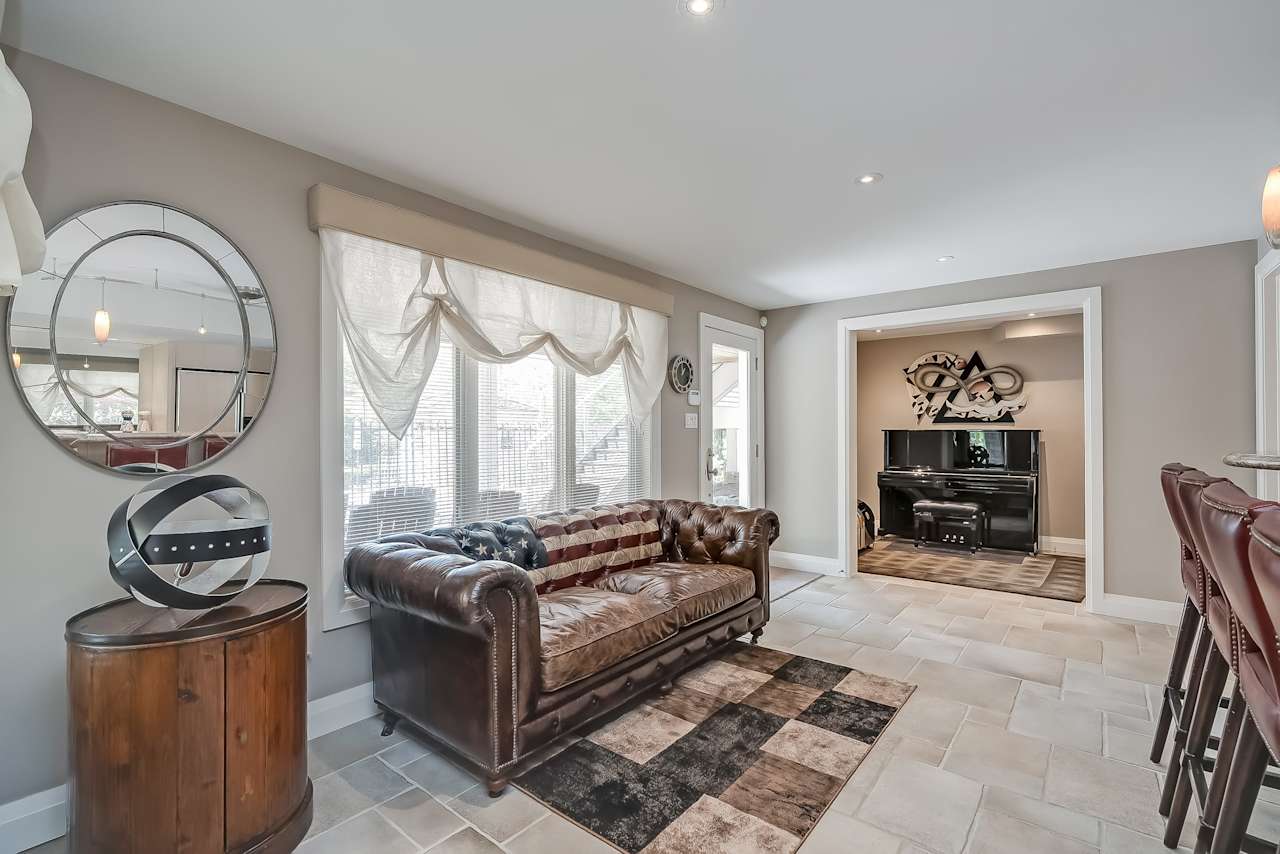 38 Holyrood Avenue Oakville, ON L6K 2V3 Goodale Miller Team