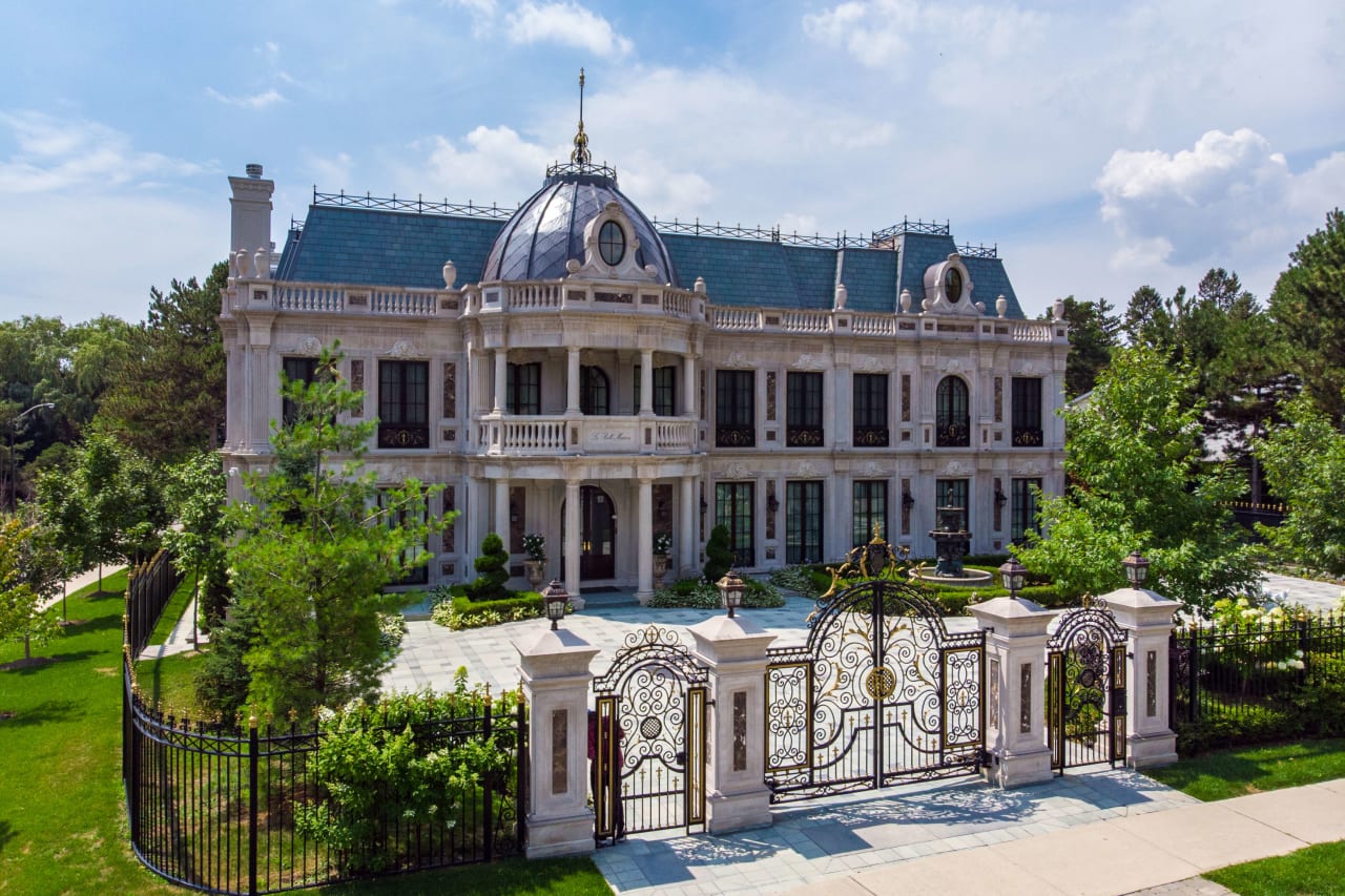 The Schitt's Creek Mansion