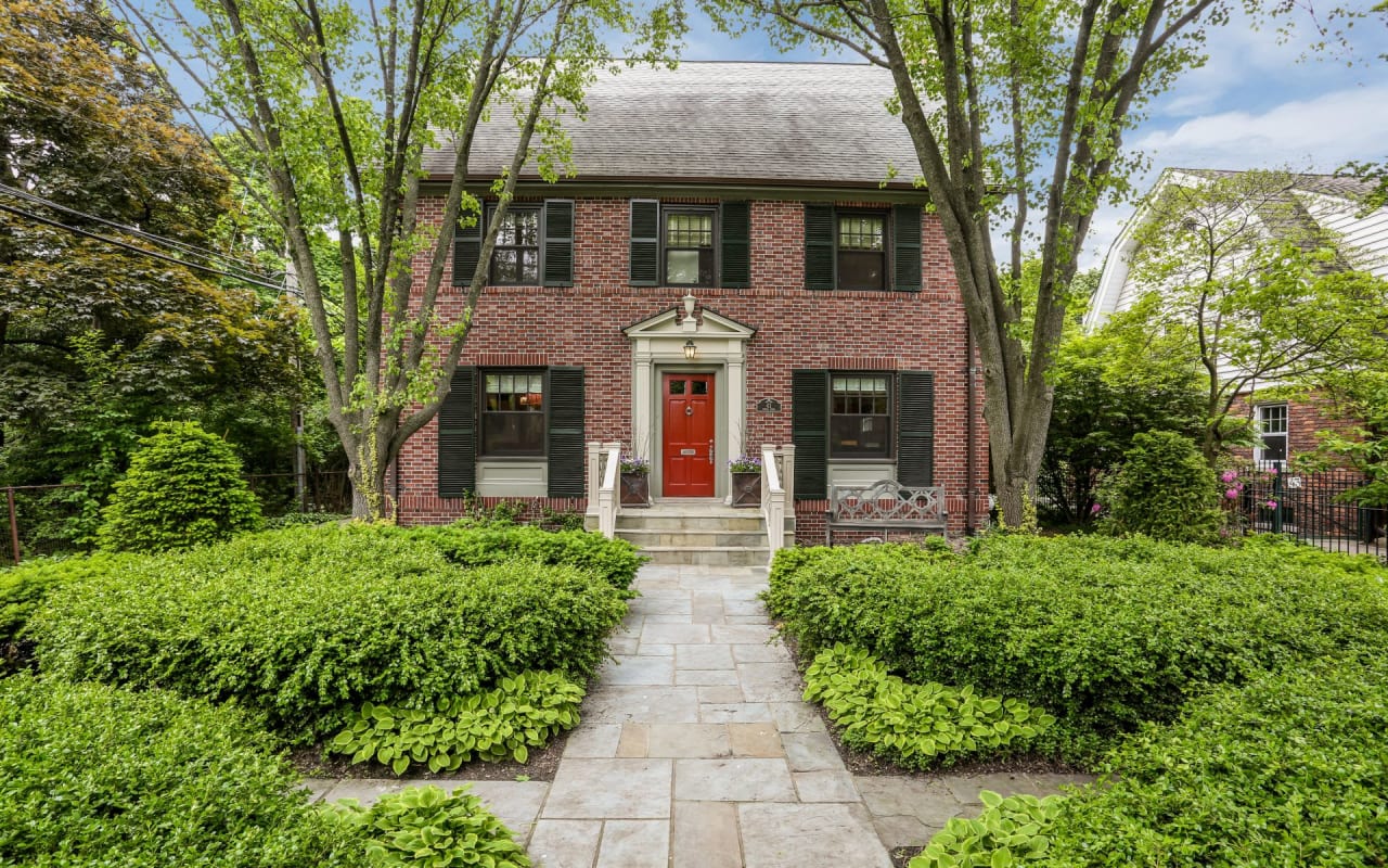 City Living Detroit Real Estate Agents & Realtors Near Me