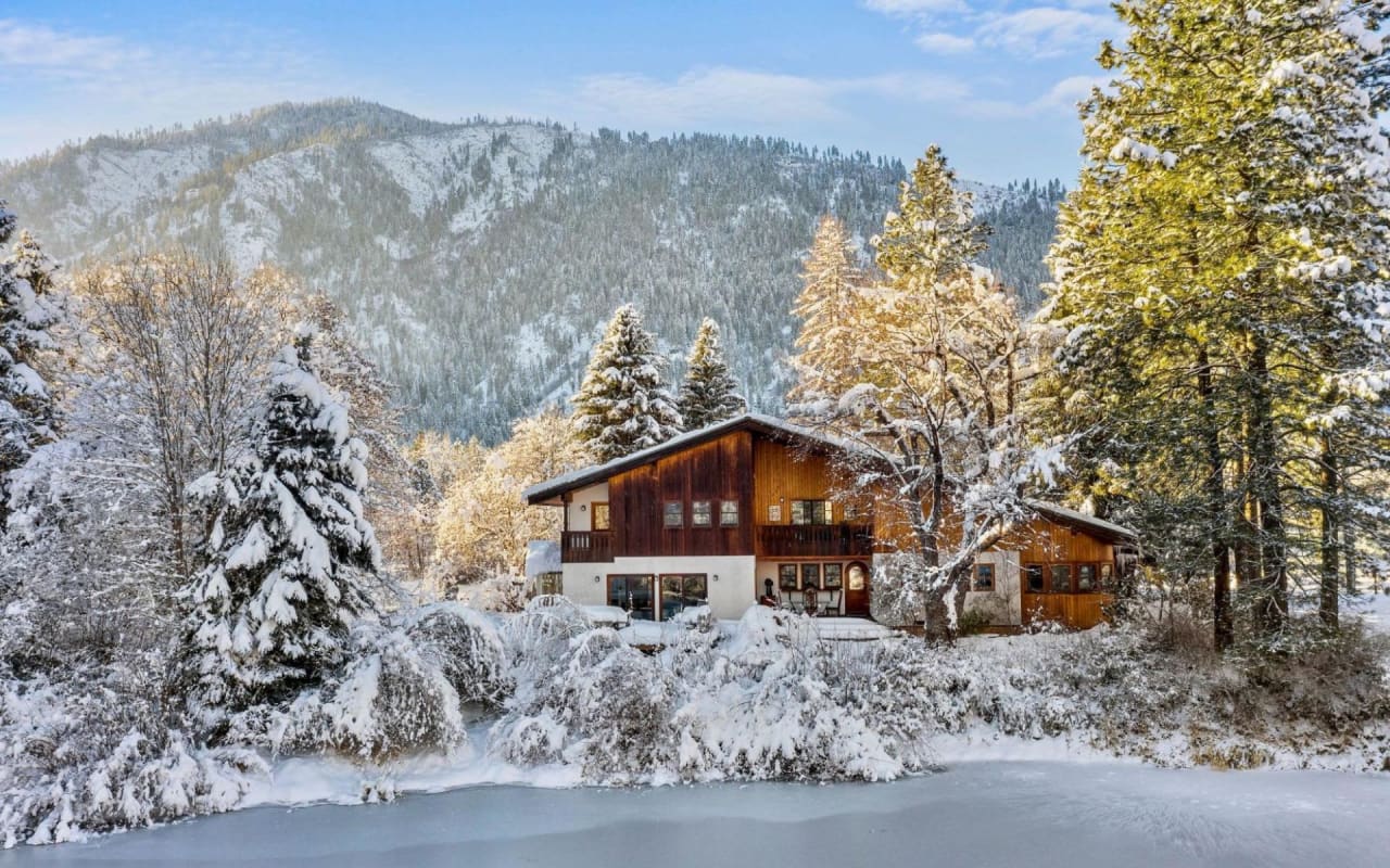 The Ultimate Guide to Ultra-Luxury Real Estate in Leavenworth, WA