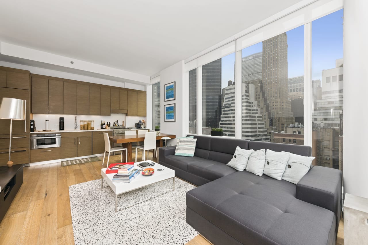 325 Lexington Avenue Unit: 18-D