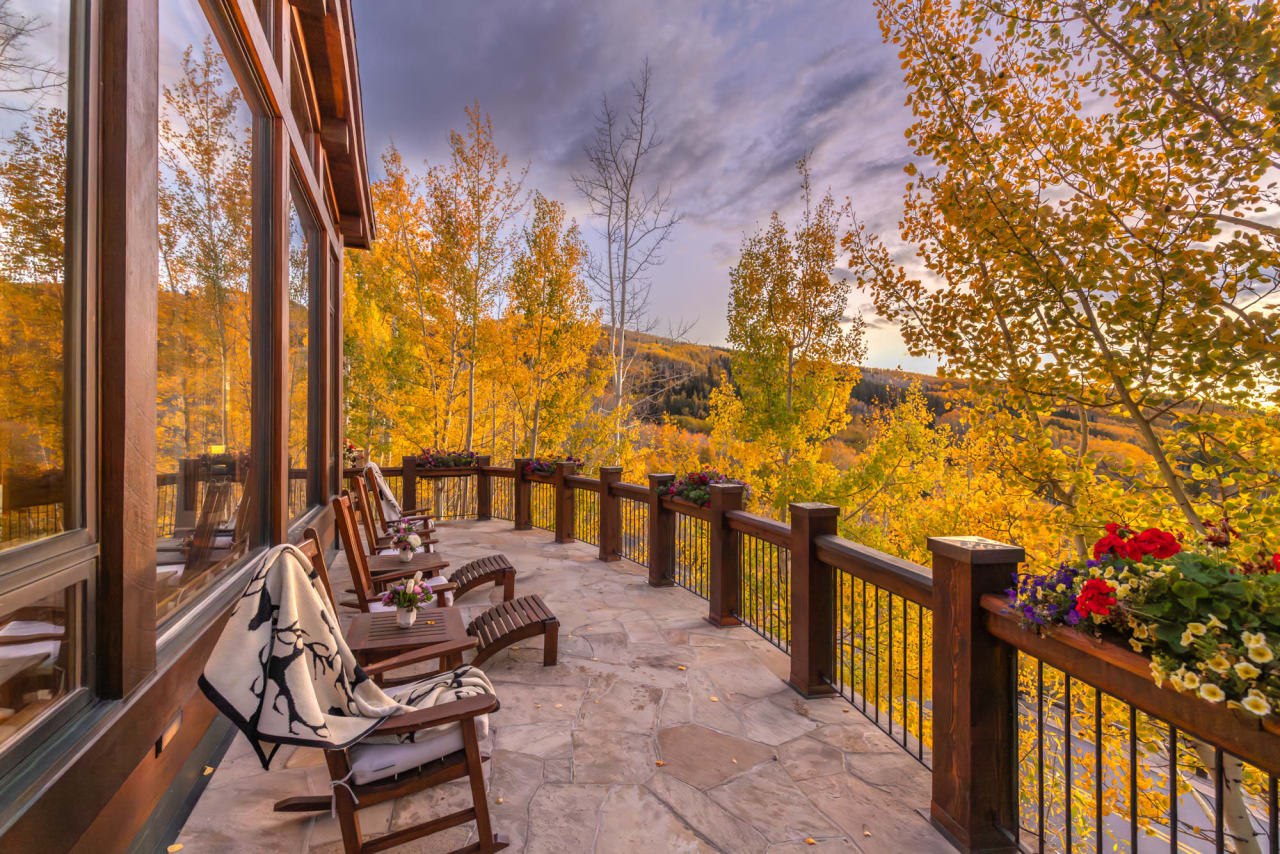 This $18 Million Rocky Mountain Retreat Comes With Its Own Private Aprés-Ski Lounge