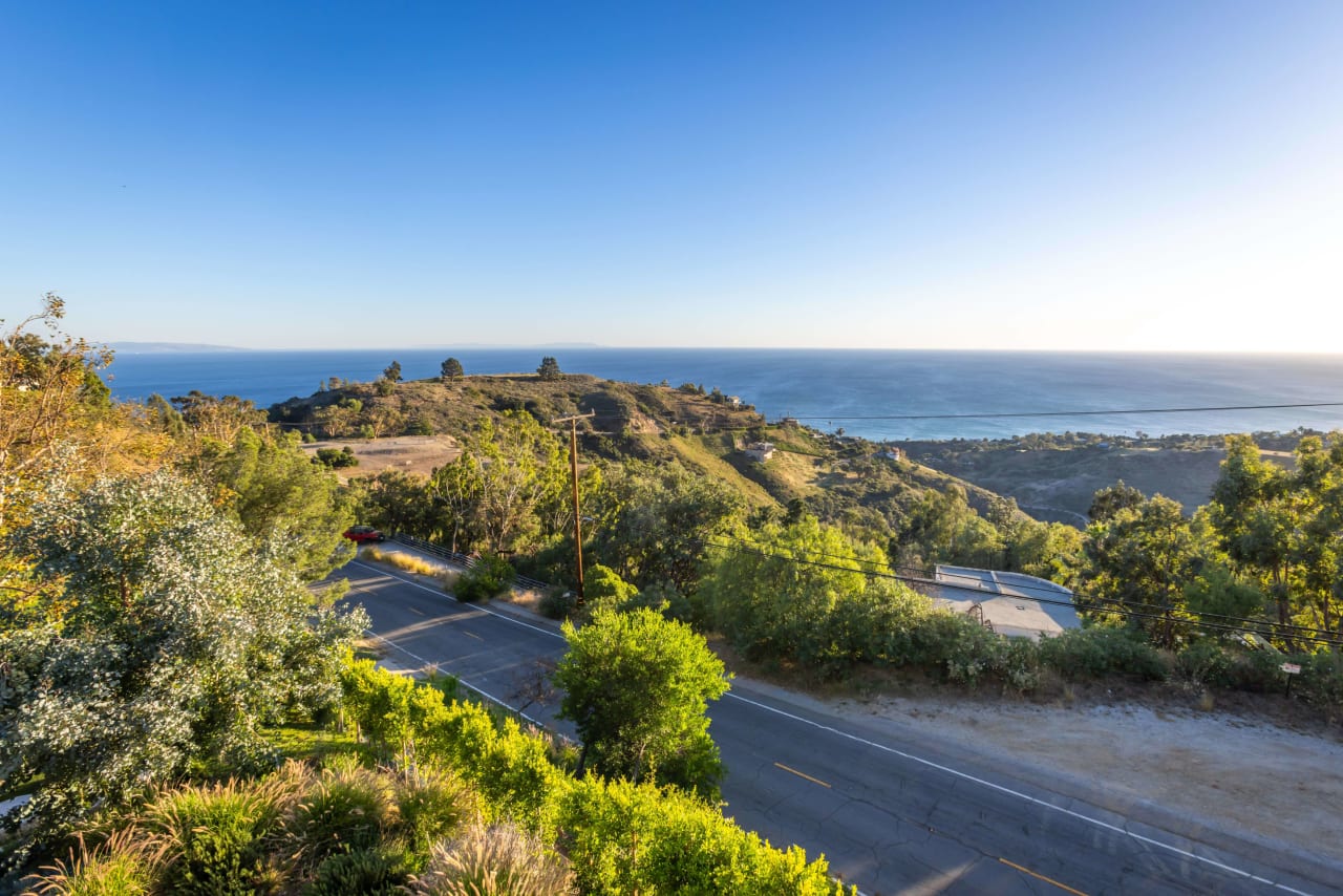 4B/4.5B Malibu Estate with Incredible Ocean Views