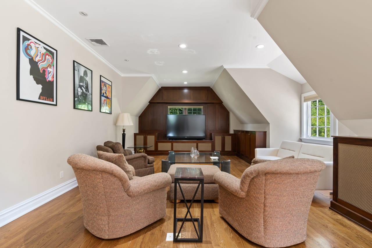 6 Hallock Place, Armonk NY offered for sale with Brian Milton of