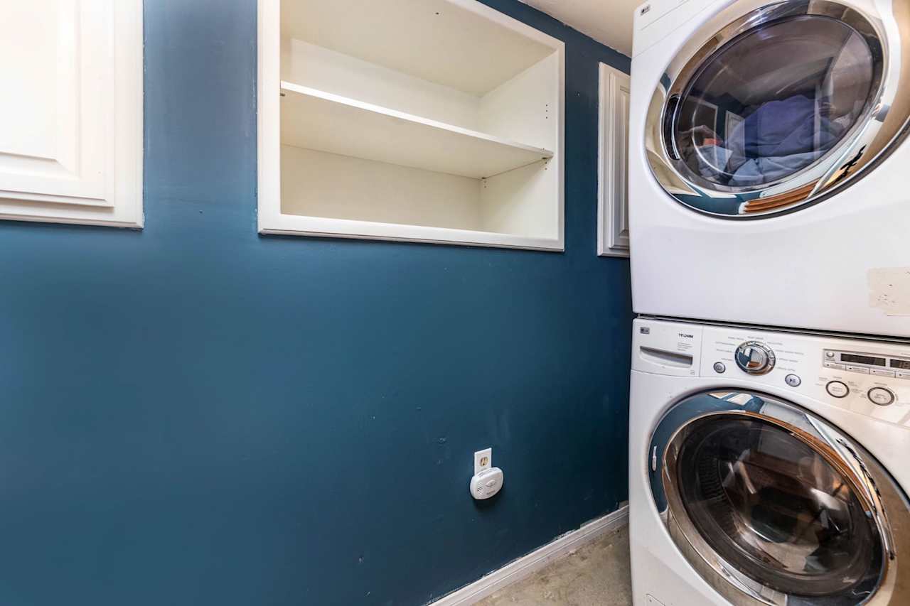 3430 MONTROSE Avenue