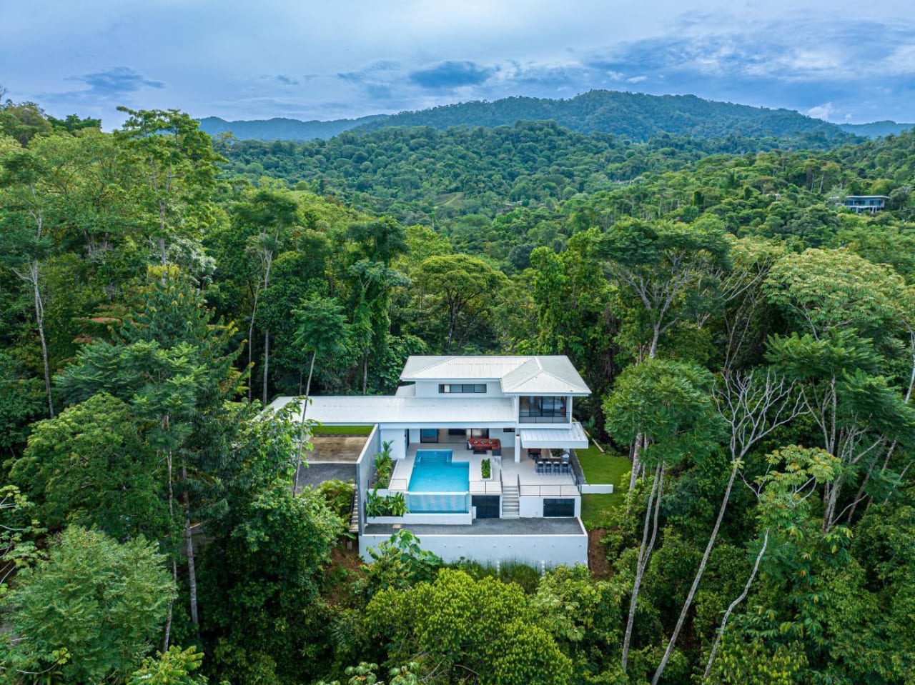 A Gem, Hidden in the Canopy With Ocean and Mountain Views