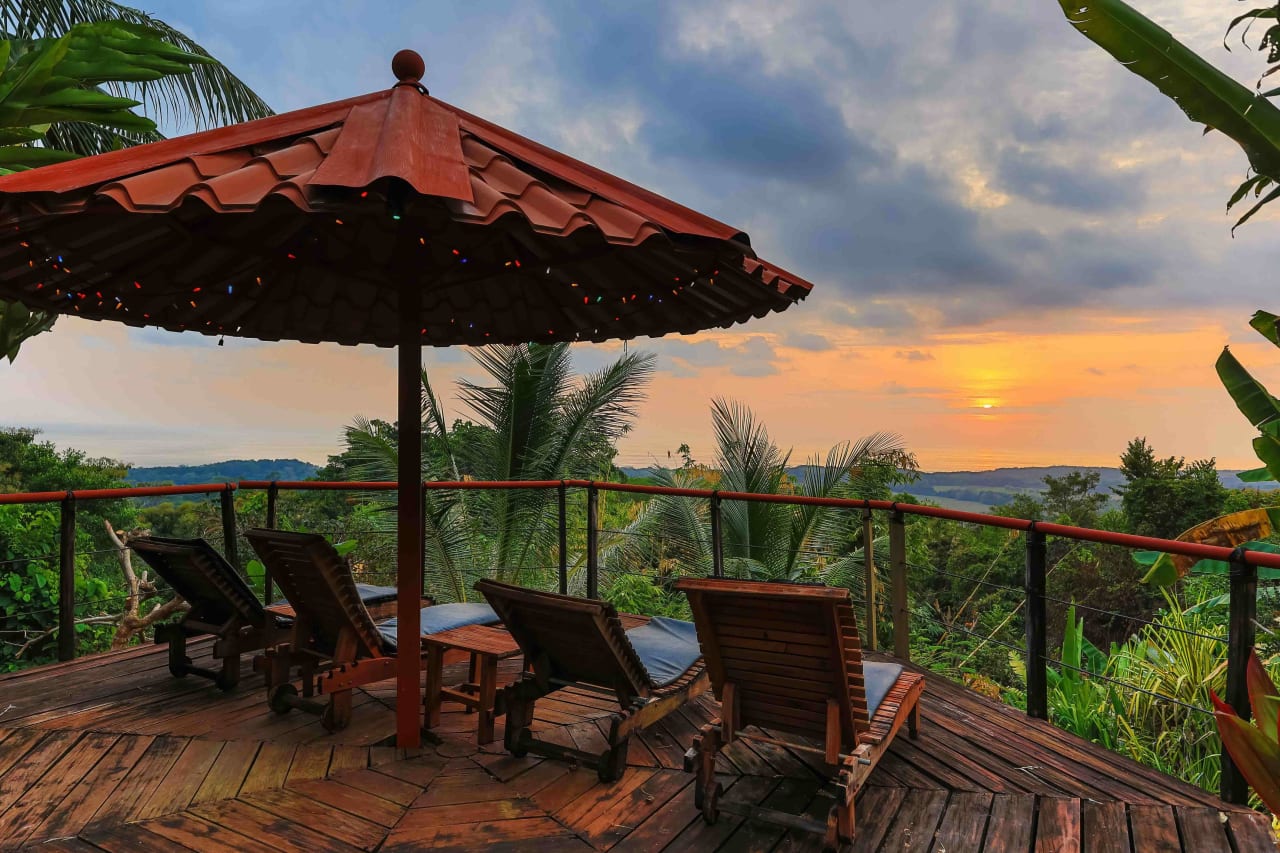 Ocean and Sunset View Home and Guest House near Dominical – 6.3 Acres