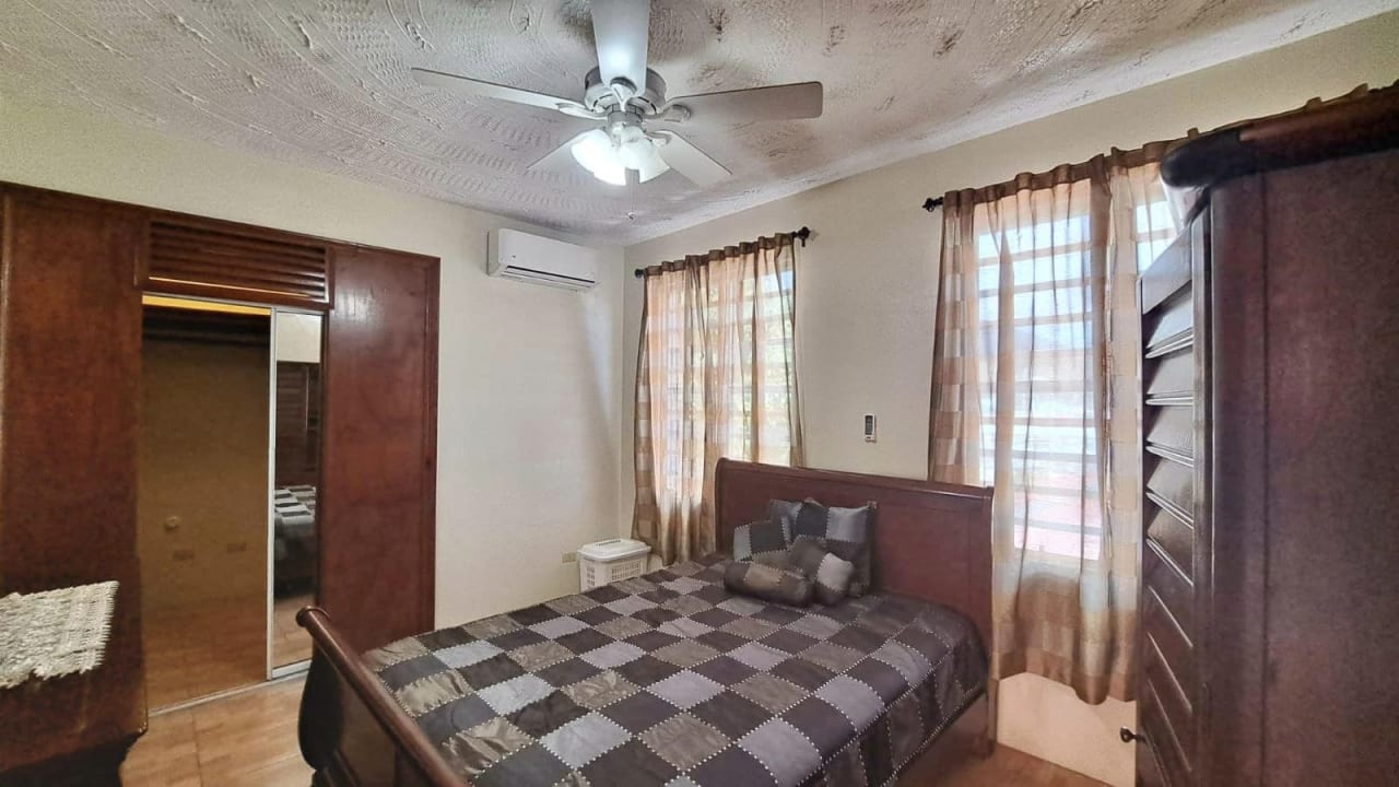 895 Road Town 1 Bedroom Apartment