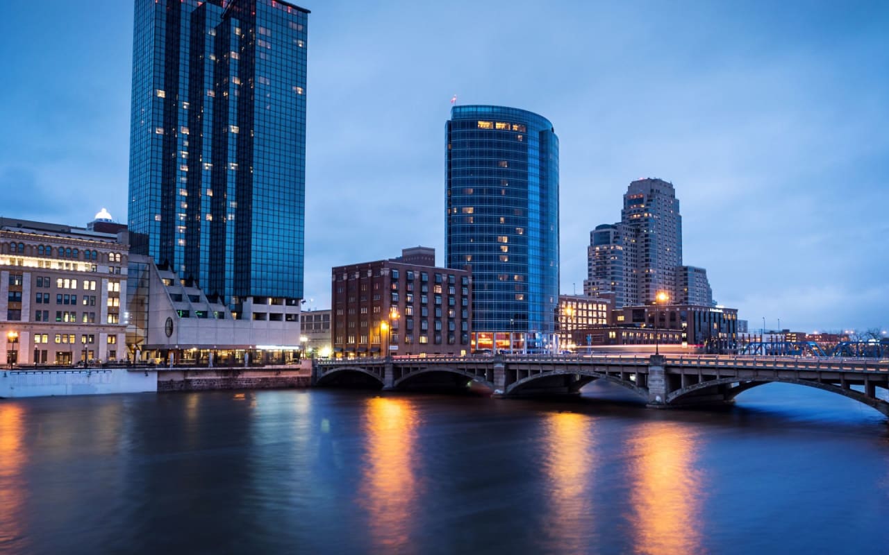 Cities are closing. Гранд-Рапидс. Штат Мичиган. Grand Rapids Michigan. Город в США Гранд Рапидс штат.