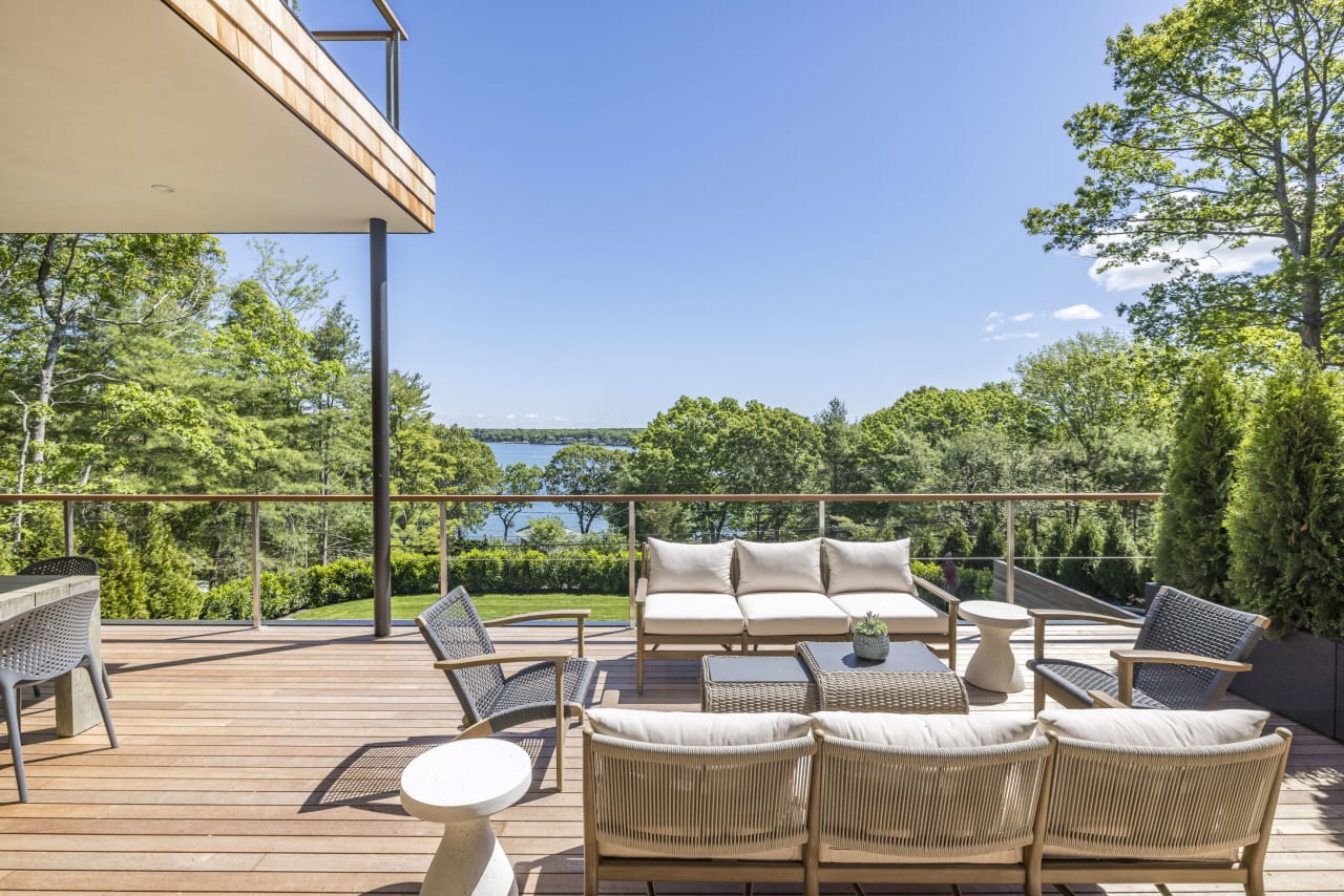  63 Oyster Shores Road, East Hampton