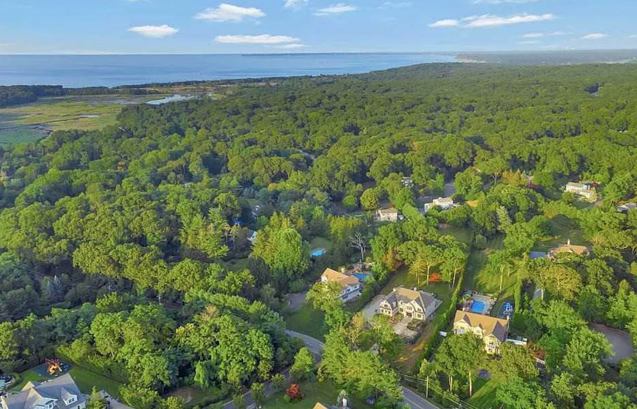 Undisclosed Address, Northport NY 11768