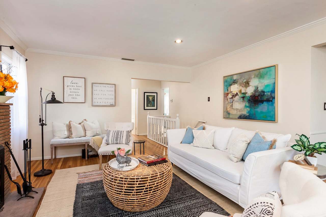 3430 MONTROSE Avenue