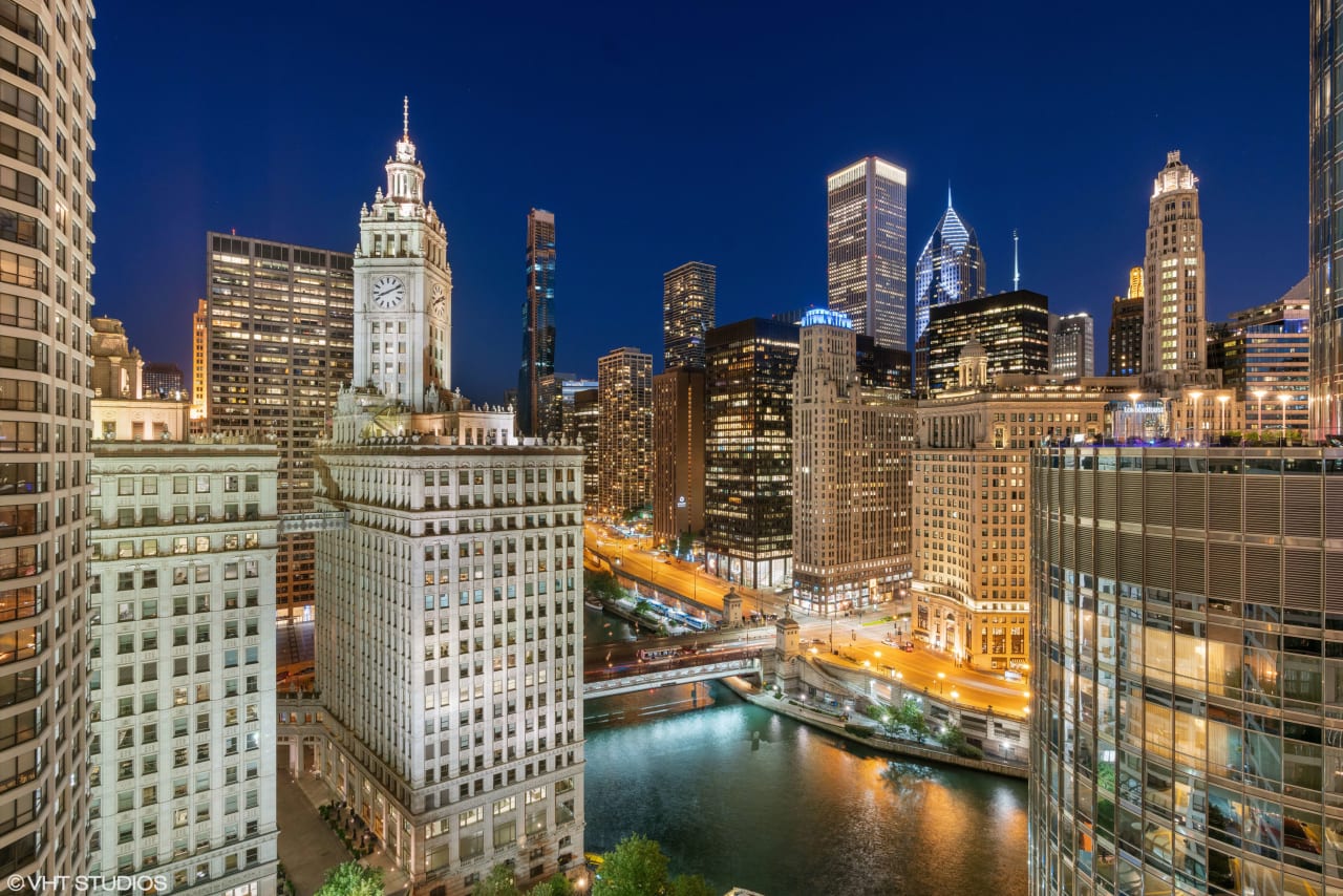 wrigley building, riverwalk Ultra Luxury Living International Real Estate Miami Chicago