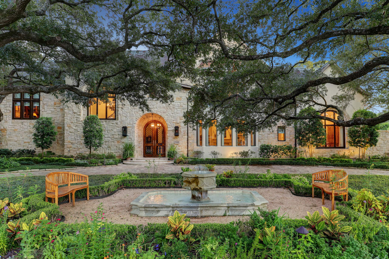 The Lush Life: 5 Homes with Glorious Gardens