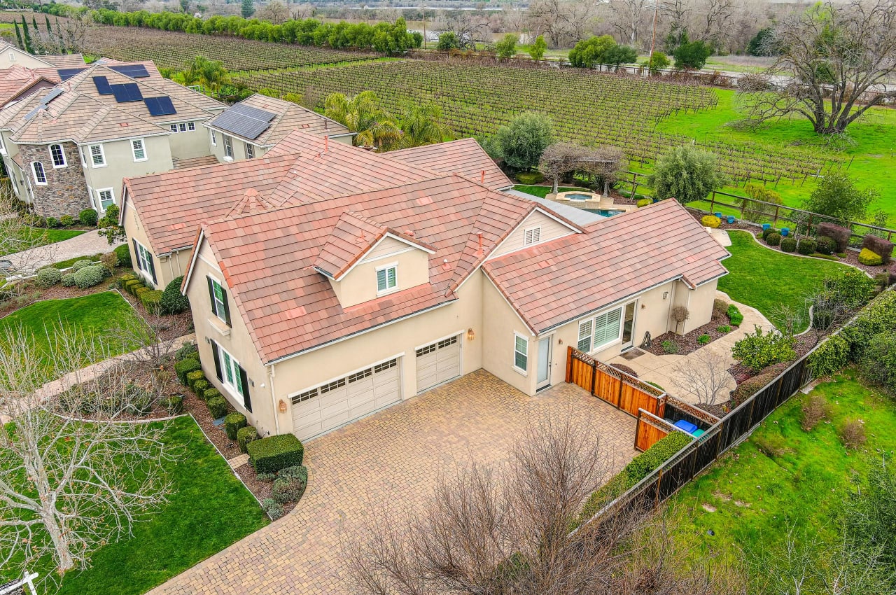 2257 Vineyard Heights Lane