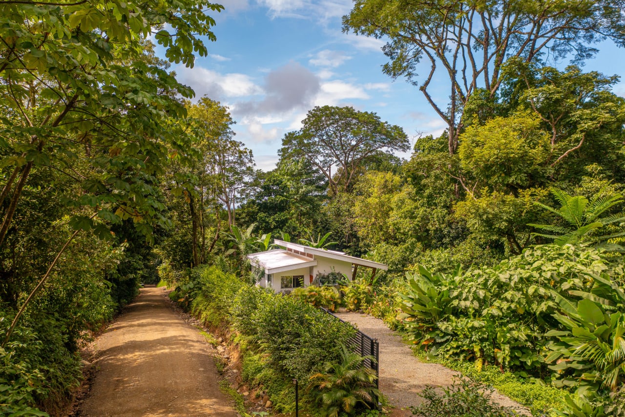 Modern 2 BR Home with Beautiful WATERFALL and River