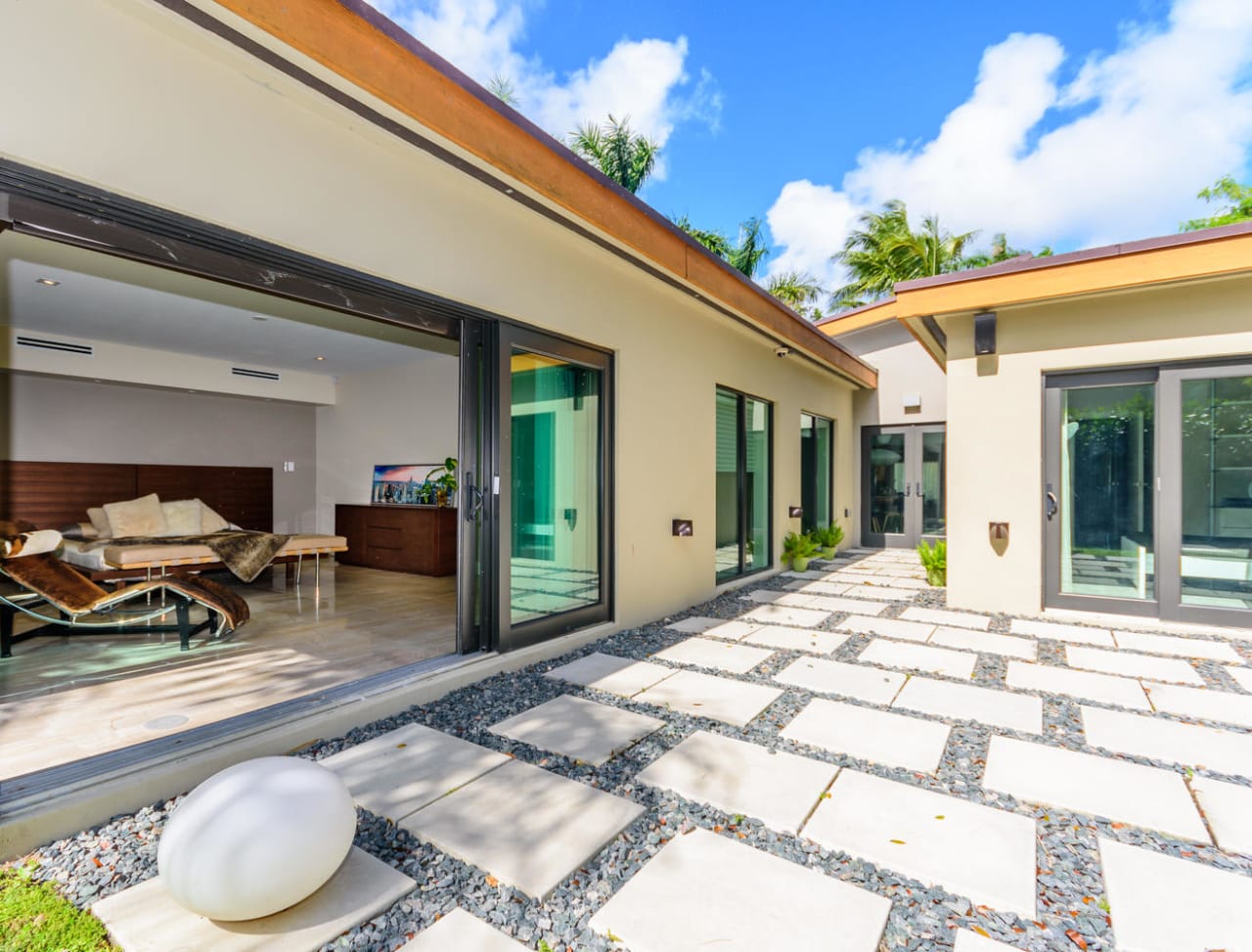 110 Venetian Way, San Marino Island