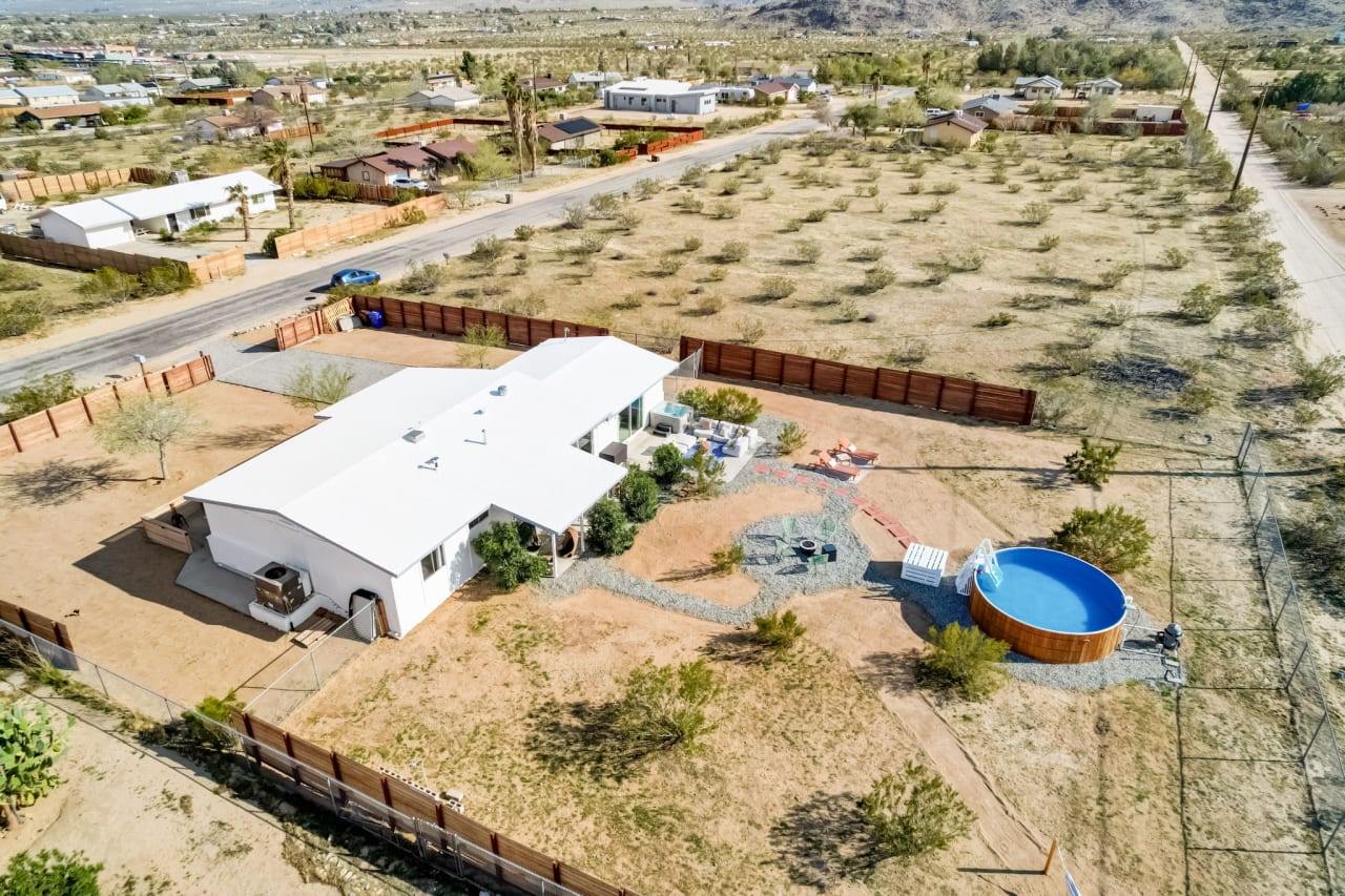 4774 Avenida Del Sol