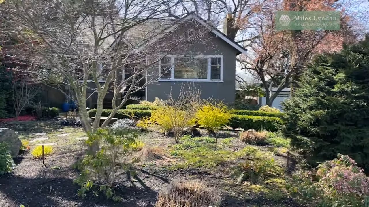 Updated Family Home | Victoria, BC | 3,209SF | 6 Bedroom | Cedar Hill | Saanich, BC | Homes For Sale