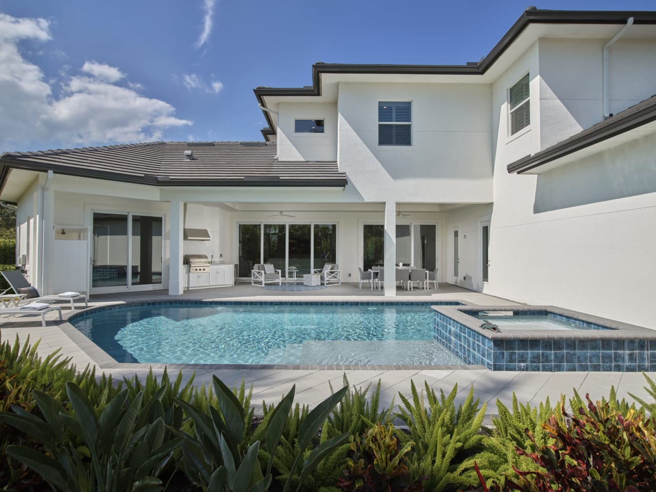 662 Banyan Blvd Naples, FL 34102 5 Beds, 5 Baths Michael G